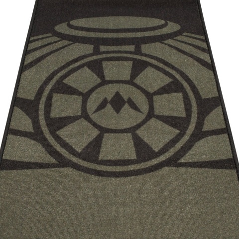 Mission Carpet Darts Mat – Protiskluzový Spod – Rozměr: 290 cm × 60 cm – Vzor: Samurai
