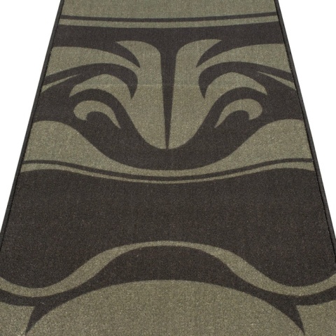 Mission Carpet Darts Mat – Protiskluzový Spod – Rozměr: 290 cm × 60 cm – Vzor: Samurai