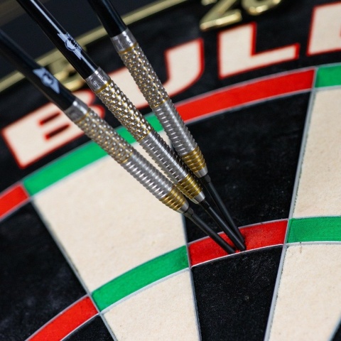 Bull's Vintago Shark CP 90% – steel tip darts